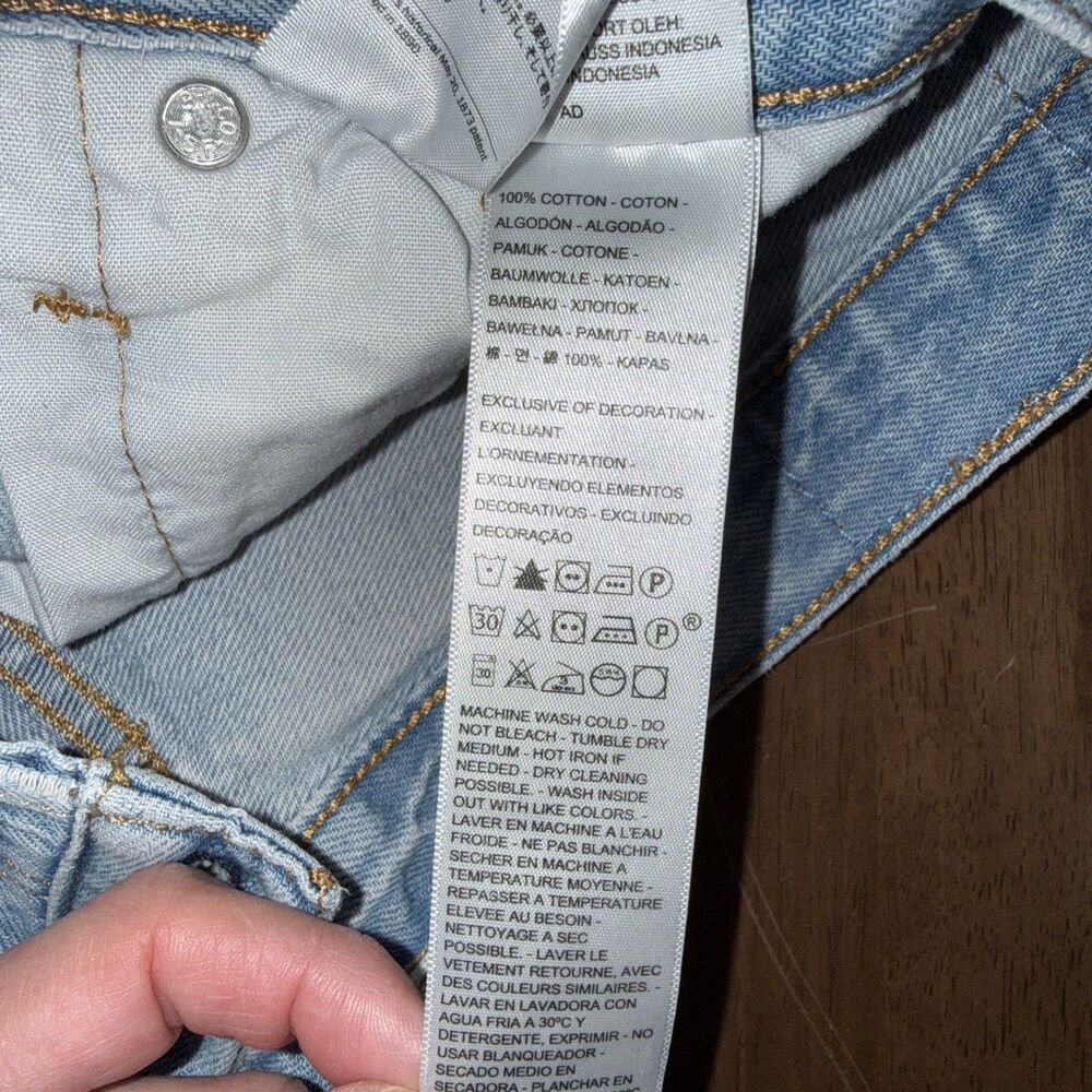 Levis 501 Jeans Cut Off Shorts Light Wash Distressed Raw Hem Button Fly W29 - Picture 10 of 14